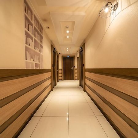 Guri Lexy Hotel Exterior foto